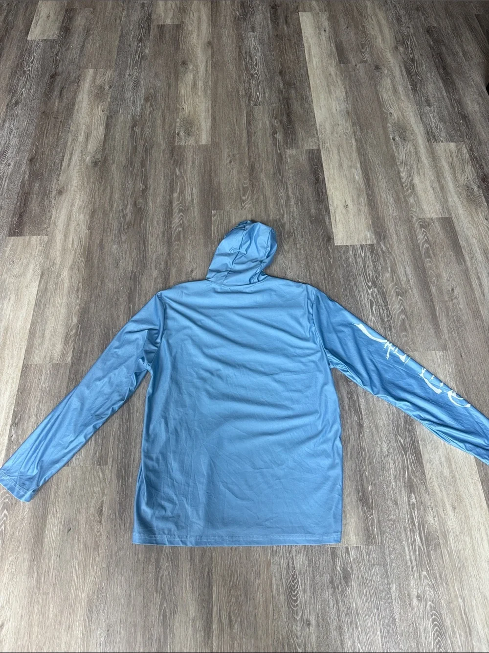 Salt Life Men's Blue Hooded Performance Sun Shirt. This is a knock off